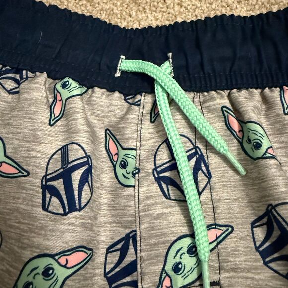 Star Wars Mandalorian Swim Trunks Grogu Baby Yoda Size Boy's Large Gray - Picture 3 of 8